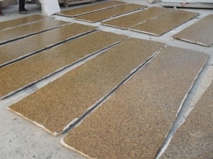Chrysantheme-Gelb-Granit Countertop-Platten deckt China-Gelb-Granit mit Ziegeln