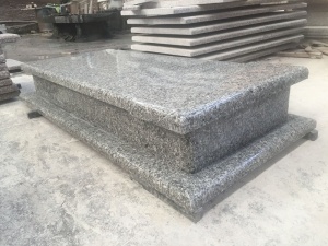 Schwan grau Granit Polen Design Grab