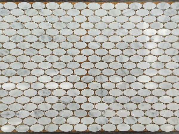 Carrara weißer Marmor ovale Mosaikfliese vorgeschnitten