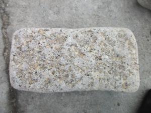 G682 rostiger gelber Granit-Würfel-Pflasterstein-Kopfstein