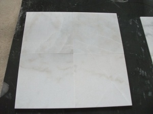Guangxi weiße Marmor-Pflasterstein-Verkleidung, die Fliesen bedeckt