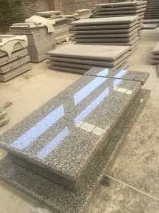Schwan grau Granit Polen Design Grab