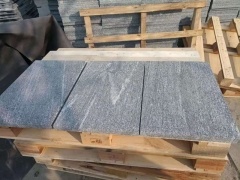 Porzellan grau Holzader Korn Granit